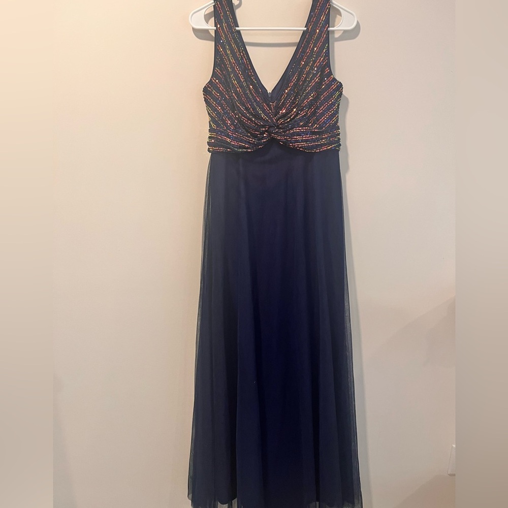NWT Elegant Navy Evening Gown size L
Women Sequin Maxi Formal Evening - Picture 5 of 8